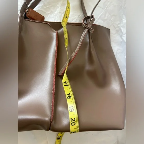 NWOTS Leather Tote Bag NWOTS - Picture 13 of 16